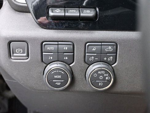 Used 2024 Chevrolet Silverado 2500 High Country w/ High Country Premium Package AWD/4WD image 20