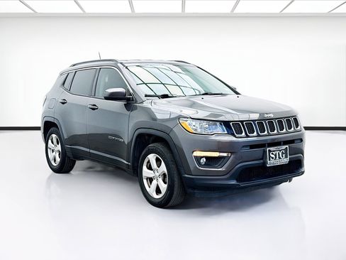 Used 2018 Jeep Compass Latitude image 3
