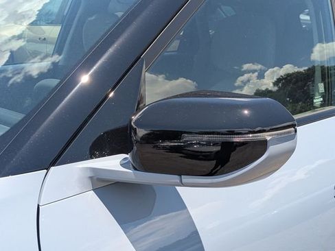 New 2027 Kia Seltos S FWD image 12