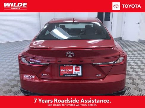Certified 2025 Toyota Camry SE image 5