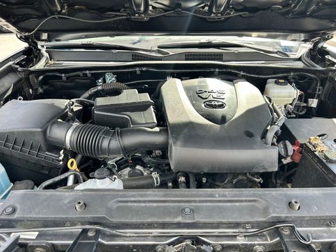 Certified 2021 Toyota Tacoma TRD Off-Road w/ TRD Premium Off Road Package image 32