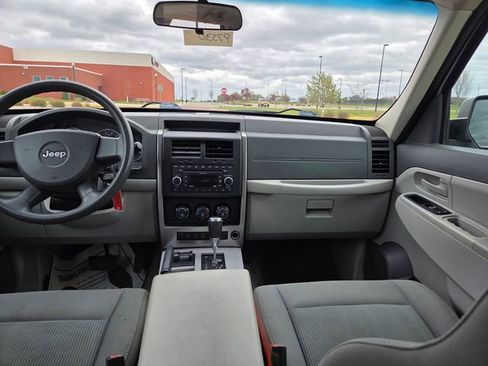 Used 2008 Jeep Liberty Sport w/ Popular Equipment Group AWD/4WD image 45