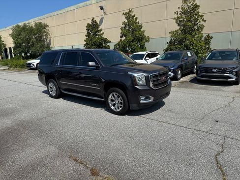 Used 2018 GMC Yukon XL SLT w/ Open Road Package RWD image 6