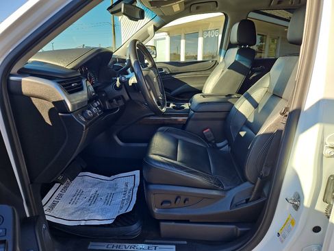 Used 2018 Chevrolet Tahoe LT w/ RST Edition image 13