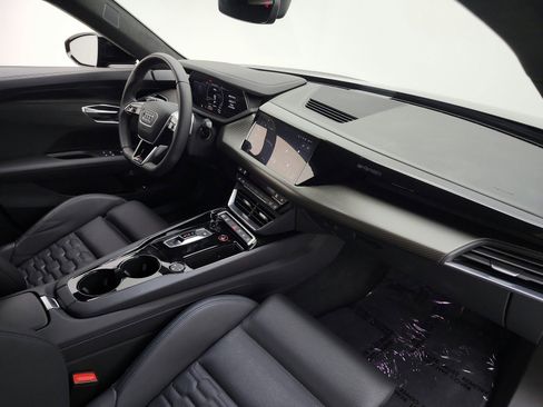 Used 2023 Audi RS e-tron GT w/ Carbon Performance Package image 17