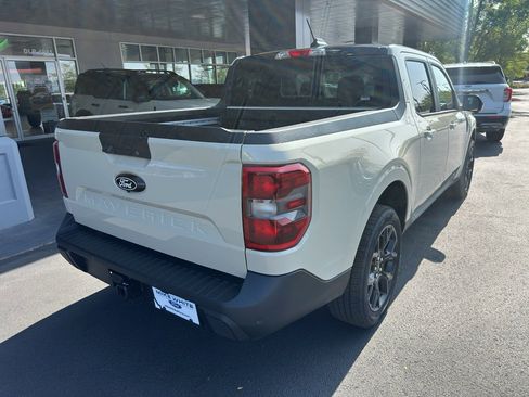 New 2025 Ford Maverick Lariat w/ Black Appearance Package image 10