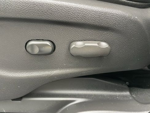 Certified 2021 Buick Encore Preferred image 21