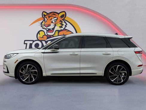 Used 2024 Lincoln Corsair Grand Touring w/ Equipment Group 302A image 8