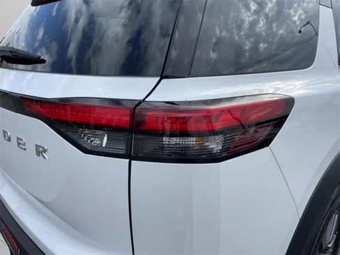 New 2025 Nissan Pathfinder SV image 21