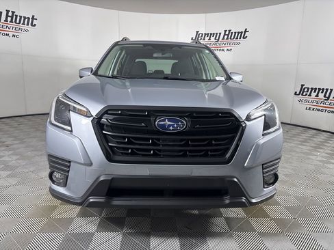 Used 2023 Subaru Forester Premium image 2