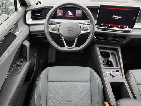 New 2026 Volkswagen Tiguan SE image 9