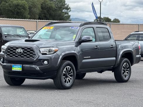 Used 2023 Toyota Tacoma TRD Sport w/ Advanced Technology Package AWD/4WD image 7