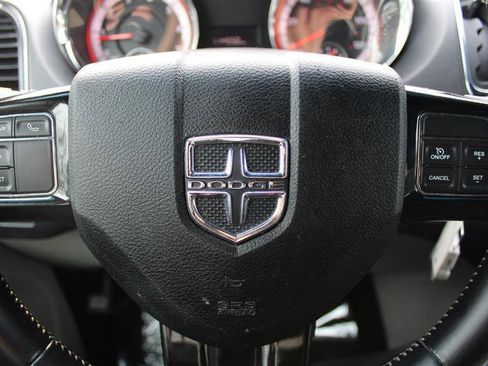 Used 2018 Dodge Grand Caravan SXT image 17