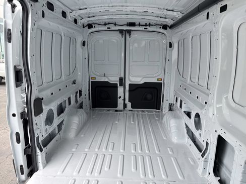 New 2026 Ford Transit 250 148 Medium Roof RWD image 10