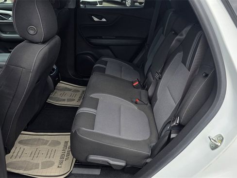 Used 2024 Chevrolet Blazer LT image 17