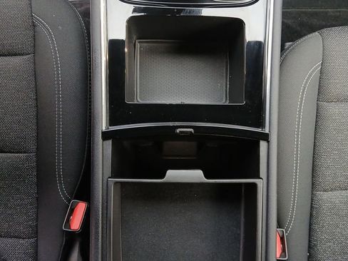 Used 2025 Chevrolet Traverse LT image 25