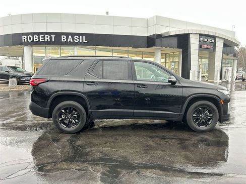 Used 2023 Chevrolet Traverse LT w/ Midnight/Sport Edition image 9