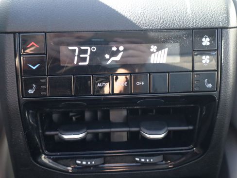 Used 2021 Jeep Grand Cherokee L Overland image 25