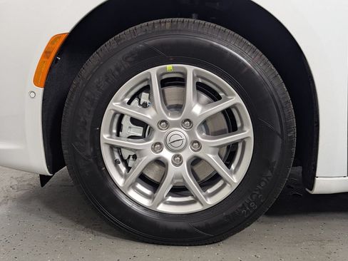 New 2026 Chrysler Pacifica Select FWD image 11