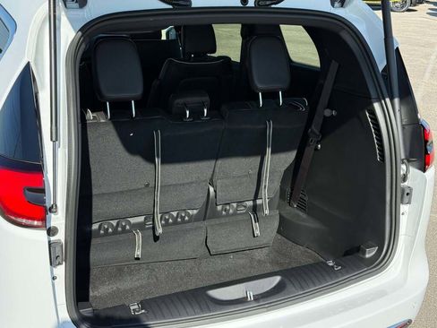 New 2026 Chrysler Pacifica Limited image 18
