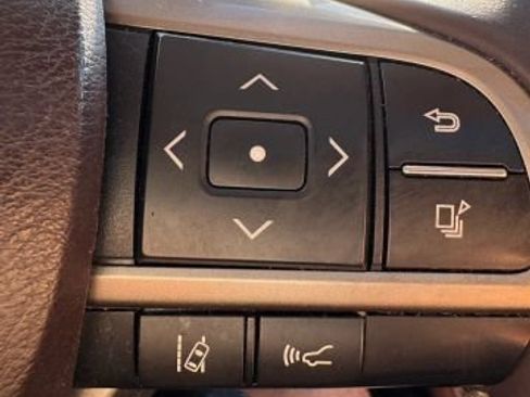 Used 2016 Lexus ES 350 w/ Luxury Package w/Wood Trim FWD image 10
