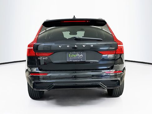 Used 2025 Volvo XC60 B5 Core image 7