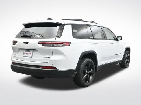 Used 2023 Jeep Grand Cherokee L Limited w/ Black Appearance Package AWD/4WD image 5