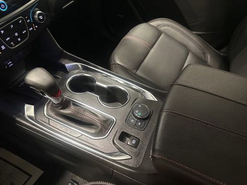 Used 2023 Chevrolet Traverse RS image 31