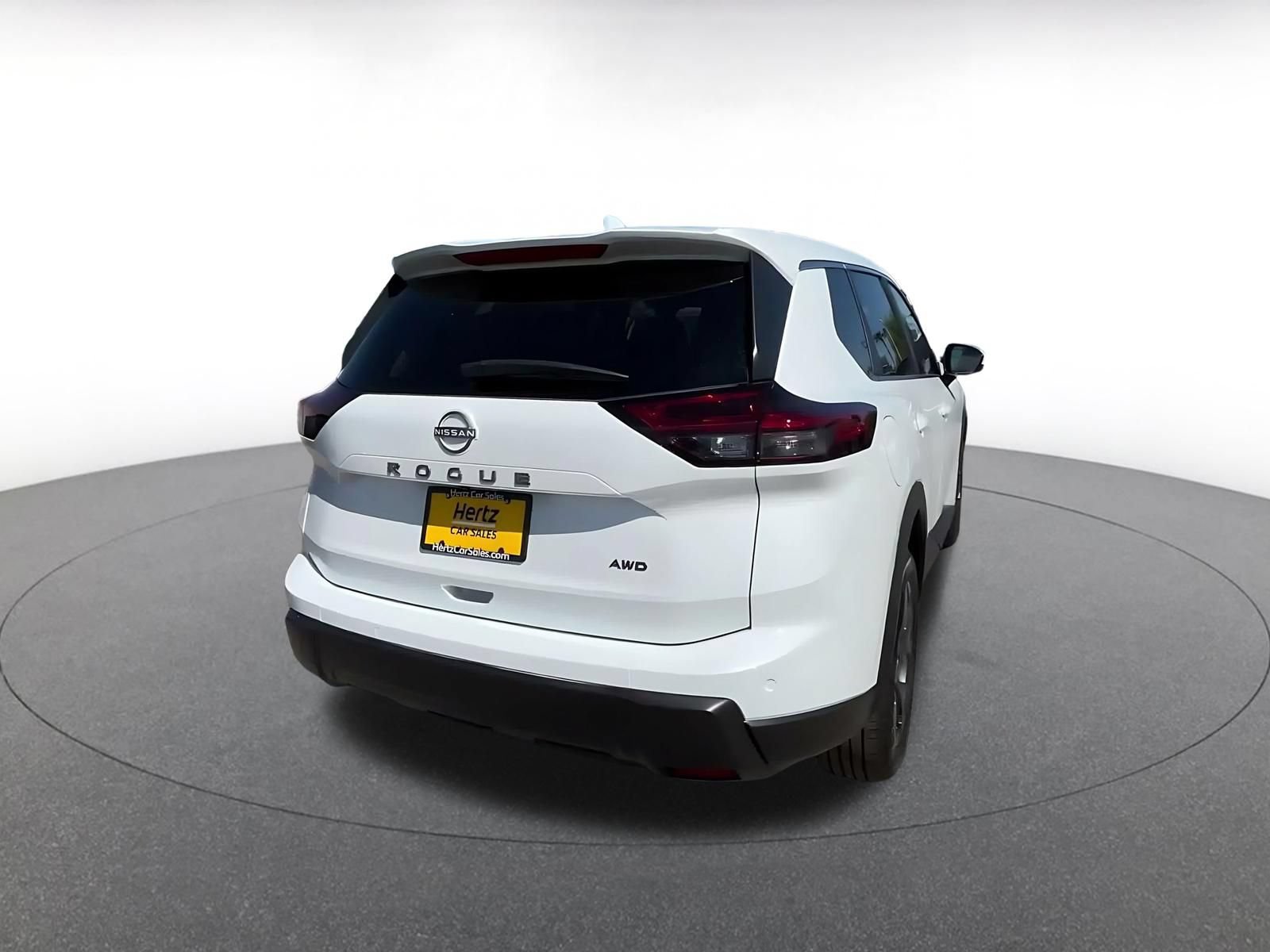 Used 2025 Nissan Rogue SV AWD/4WD image 14