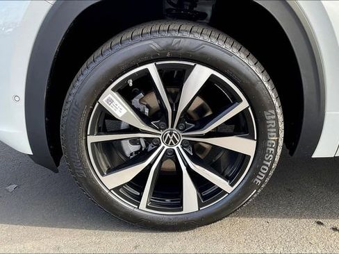 New 2025 Volkswagen Atlas Cross Sport SEL Premium R-Line image 13