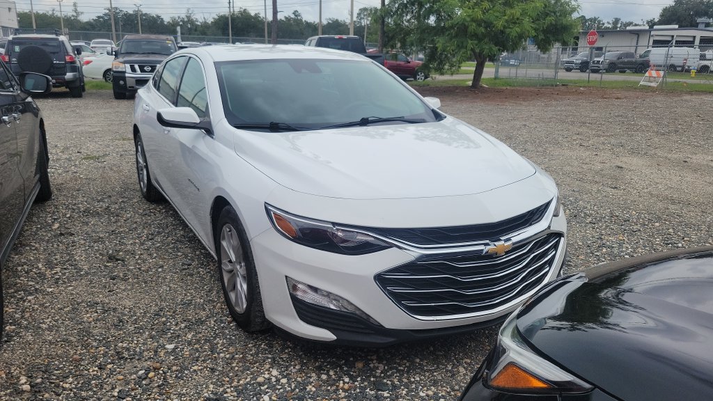 Used 2025 Chevrolet Malibu LT FWD image 2