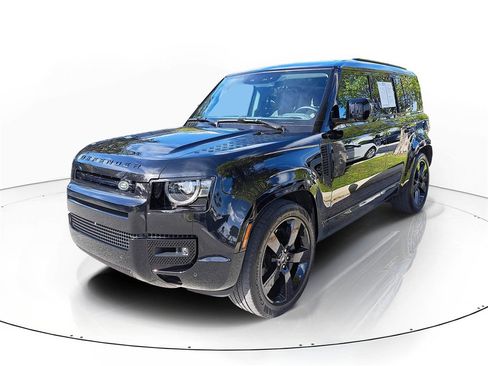 Used 2024 Land Rover Defender 110 X-Dynamic SE image 2