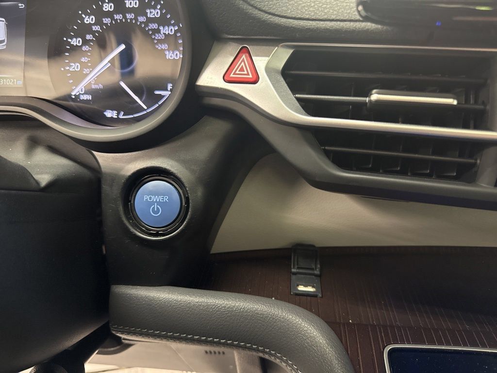 Used 2021 Toyota Sienna XLE FWD image 38