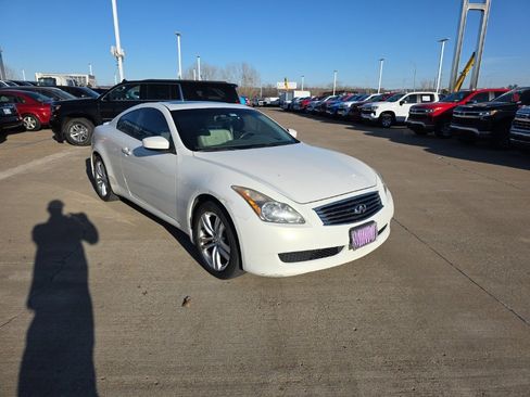 Used 2010 INFINITI G37 x w/ Premium Pkg image 3