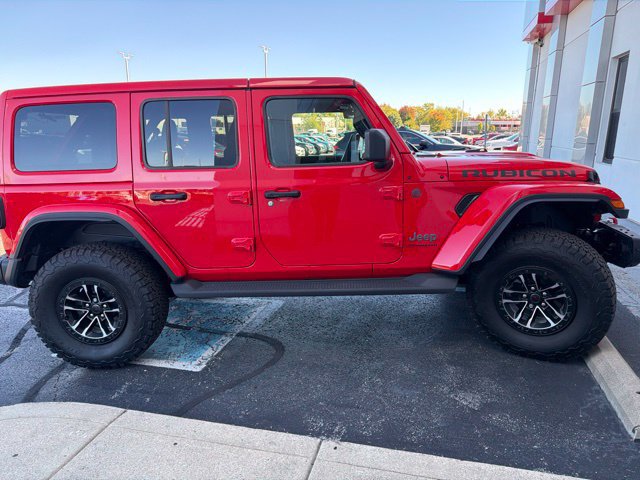 Used 2025 Jeep Wrangler Unlimited Rubicon AWD/4WD image 4
