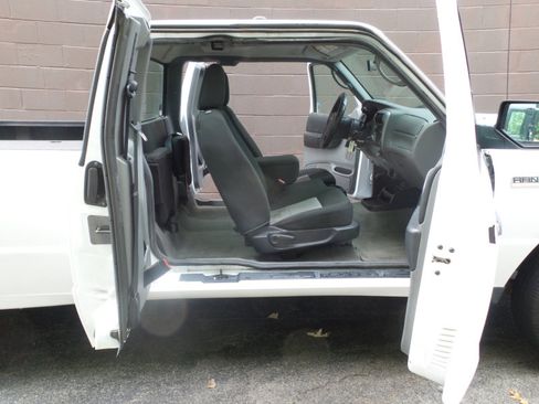 Used 2011 Ford Ranger XLT image 40