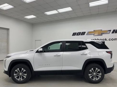 New 2026 Chevrolet Equinox LT w/ Convenience Package II FWD image 8