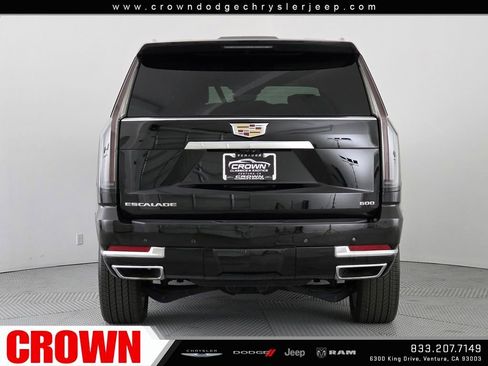 Used 2025 Cadillac Escalade ESV Premium Luxury image 6