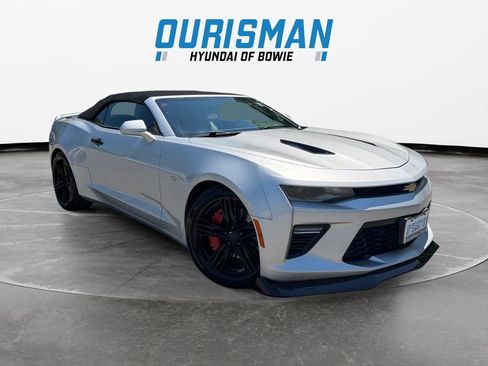Used 2018 Chevrolet Camaro SS RWD image 1