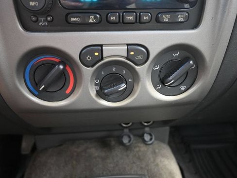 Used 2005 Chevrolet Colorado LS w/ Safe And Sound Package RWD image 12