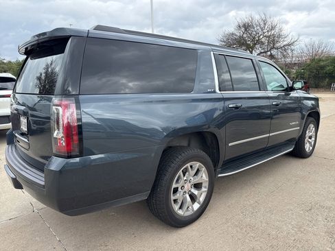 Used 2020 GMC Yukon XL SLT w/ Value Plus Edition image 2