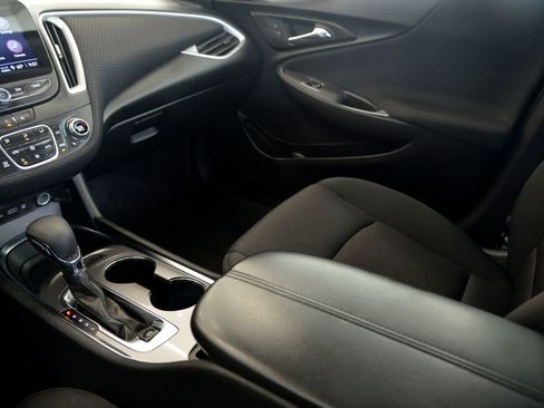 Used 2023 Chevrolet Malibu LT FWD image 26