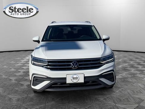 New 2024 Volkswagen Tiguan SE image 8