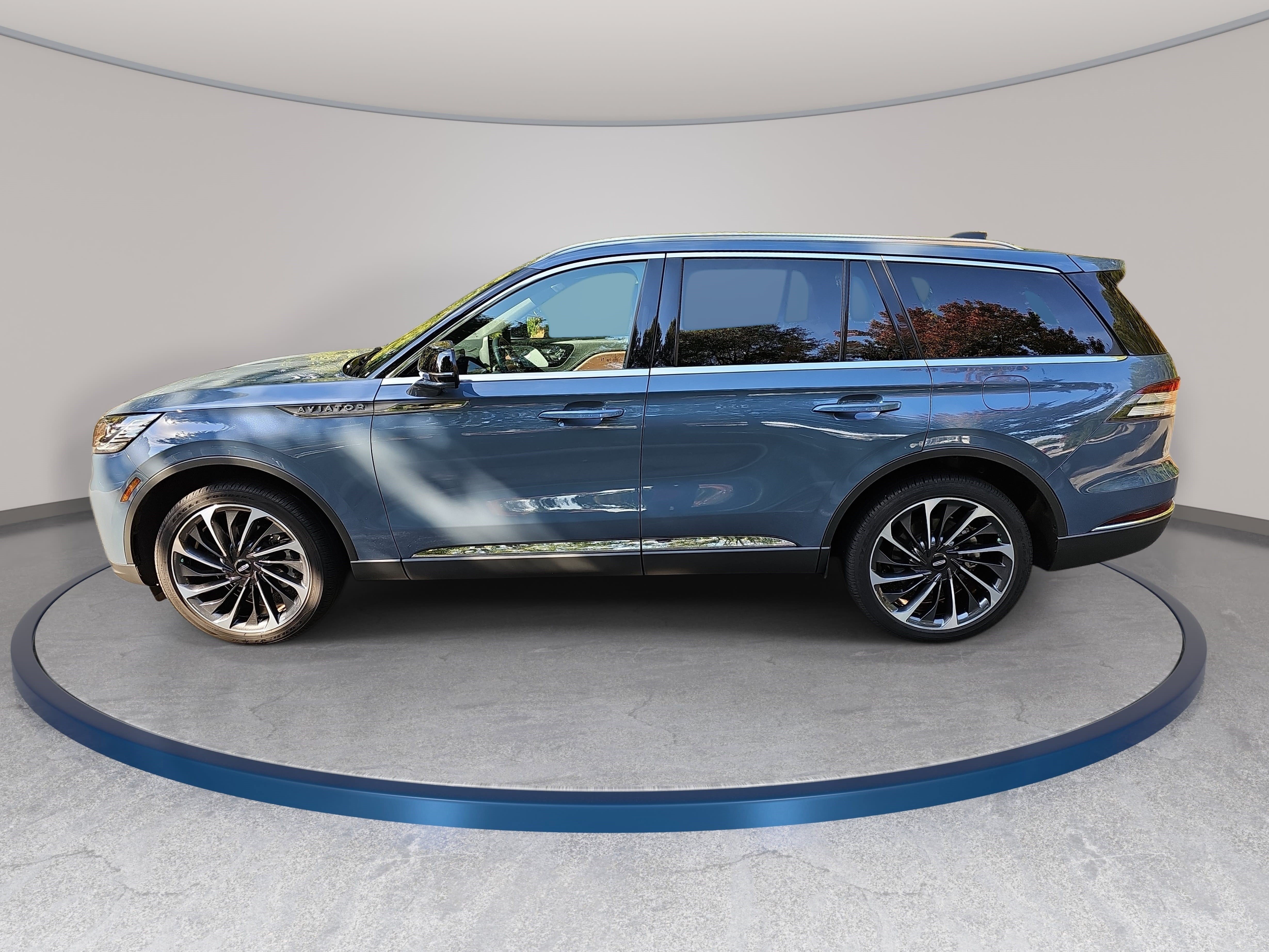 Used 2026 Lincoln Aviator Reserve AWD/4WD image 8