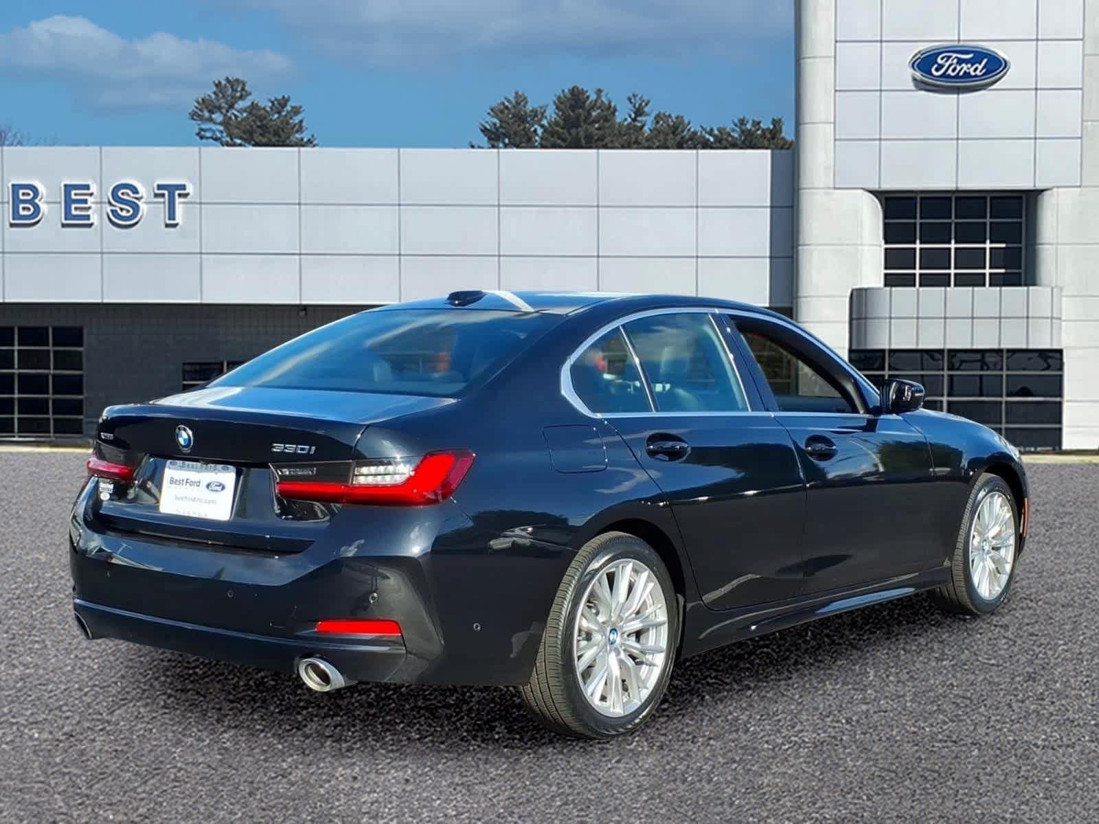 Used 2024 BMW 330i xDrive Sedan w/ Premium Package AWD/4WD image 7
