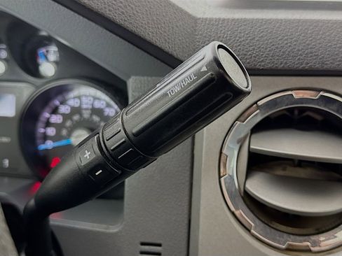 Used 2015 Ford F350 XLT w/ Camper Package image 18