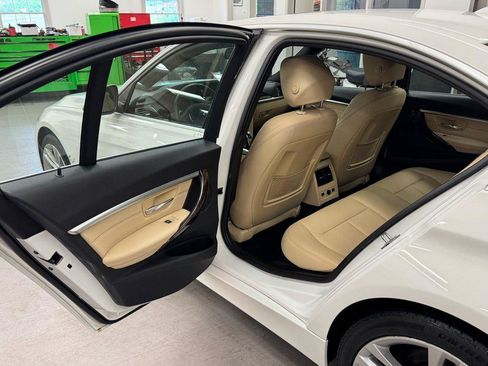 Used 2017 BMW 330i xDrive Sedan AWD/4WD image 18