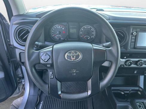 Used 2017 Toyota Tacoma SR image 12