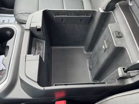 Used 2022 Chevrolet Silverado 1500 High Country w/ Technology Package image 46