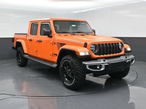 Used 2025 Jeep Gladiator Sport AWD/4WD image 1